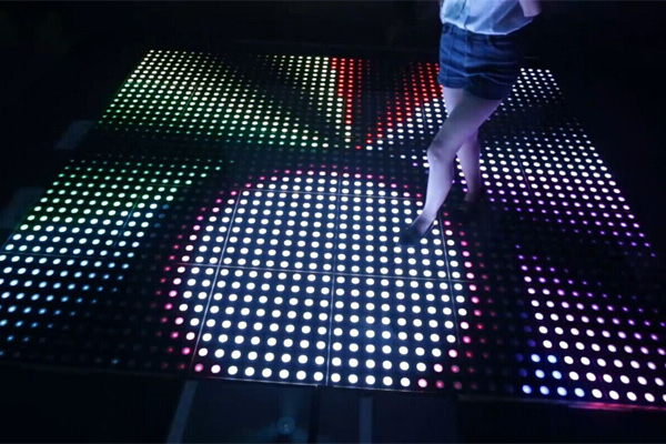 LED 感应地板屏效果图