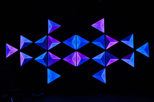 LED 裸眼3D 三角灯效果图